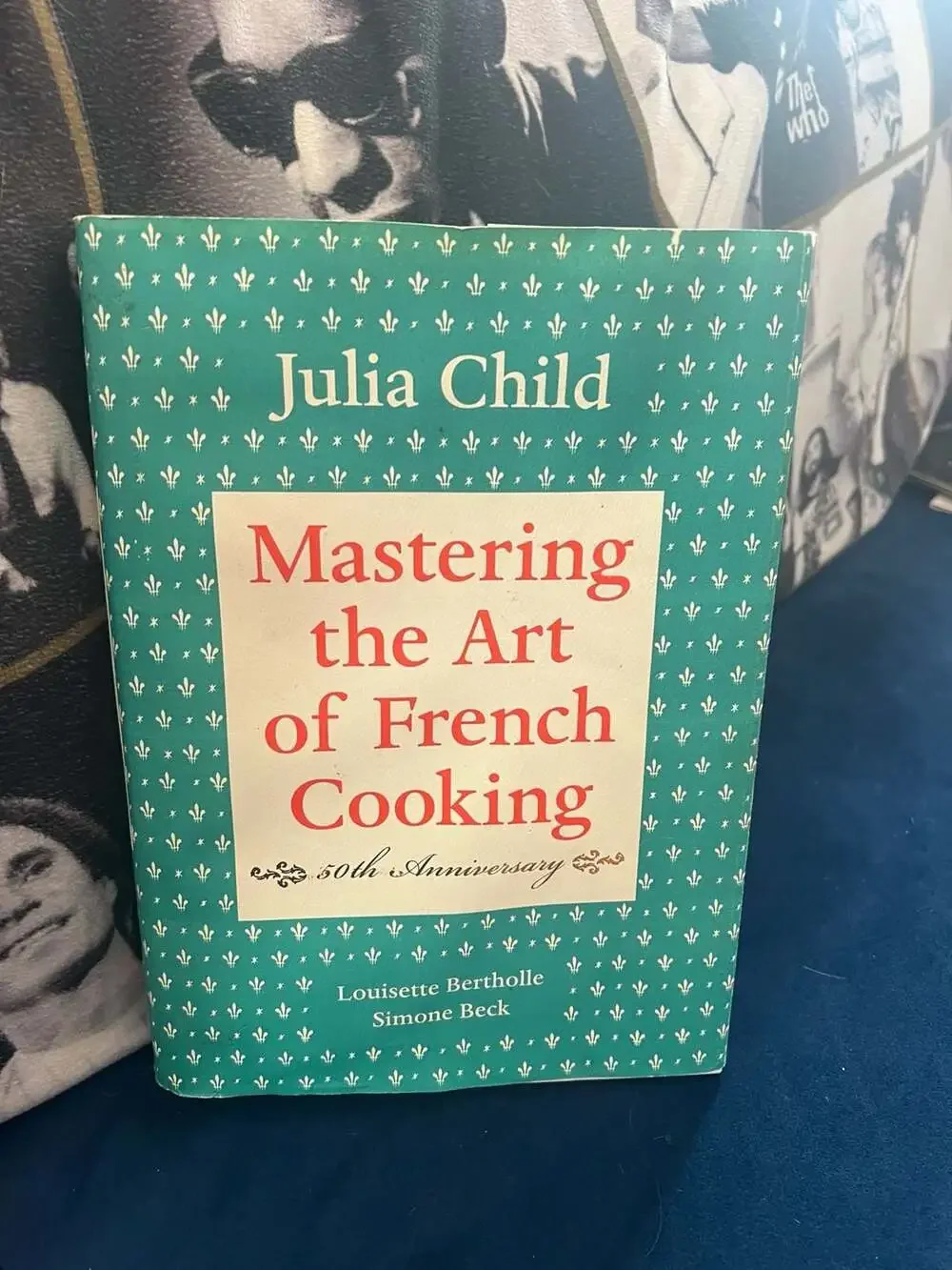 LIKE NEW  VINTAGE Mastering the Art of French Cooking JULIA CHILD Cookbook